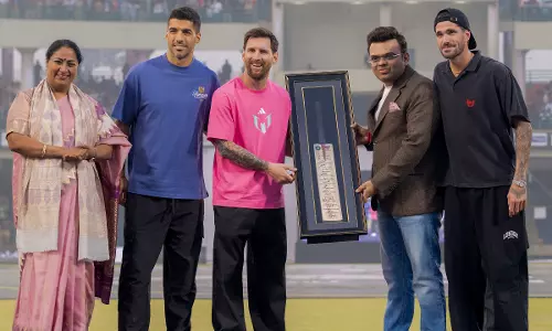 AQI, AQI Chants Echo as CM Rekha Gupta Attends Messi Event in Smog-Hit Delhi