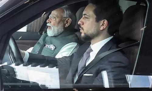 Crown Prince Drives PM Modi to Jordan Museum in Special Gesture Crown Prince Drives PM Modi to Jordan Museum in Special Gesture