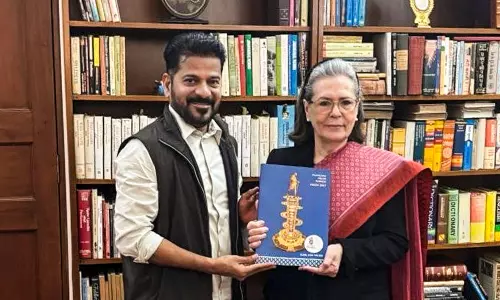 Sonia Gandhi Praises Revanth’s Vision for Telangana Sonia Gandhi Praises Revanth’s Vision for Telangana