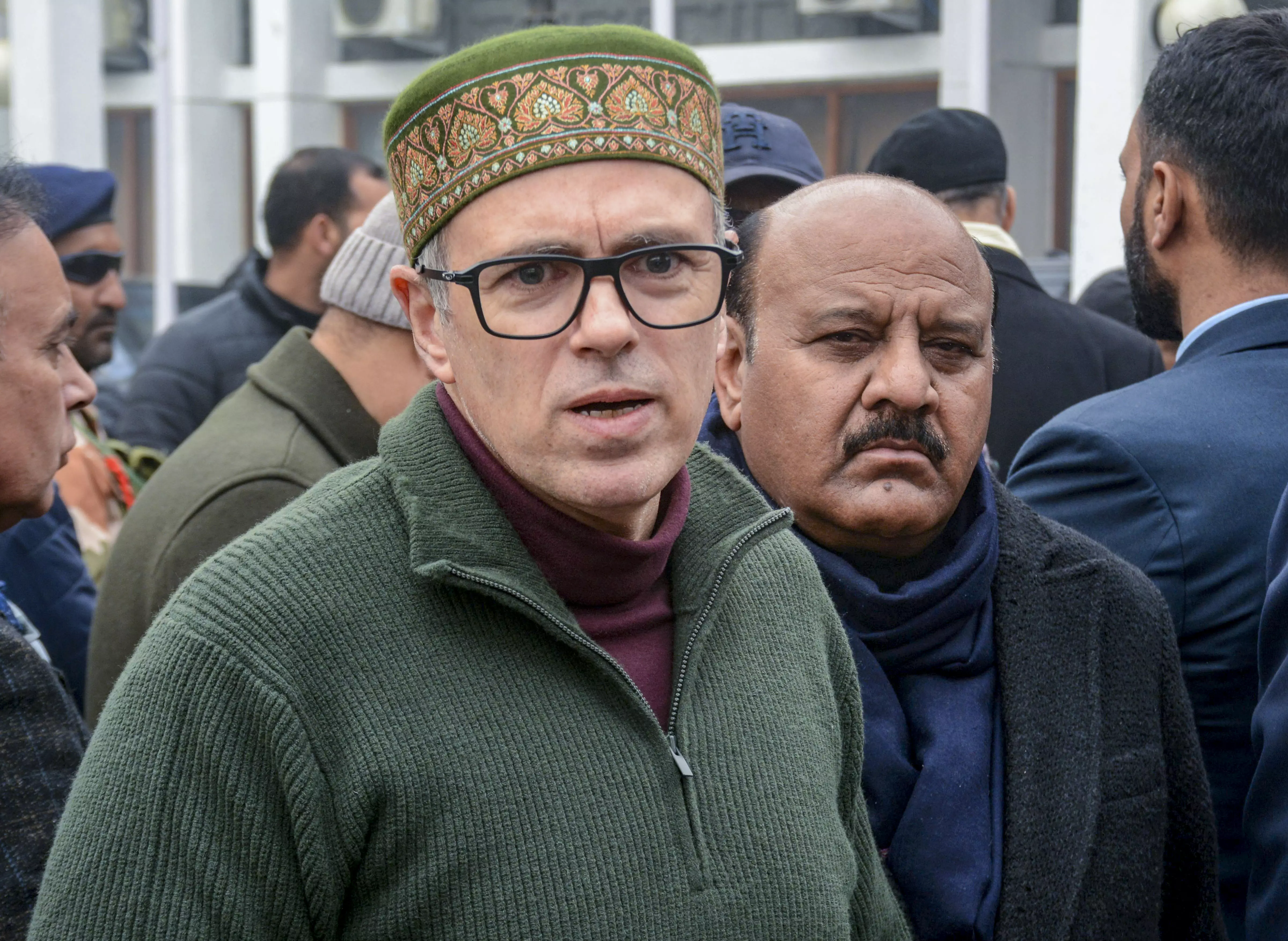 Omar Abdullah Slams J&K Administration, Accuses LG of Frequent Interference Omar Abdullah Slams J&K Administration, Accuses LG of Frequent Interference