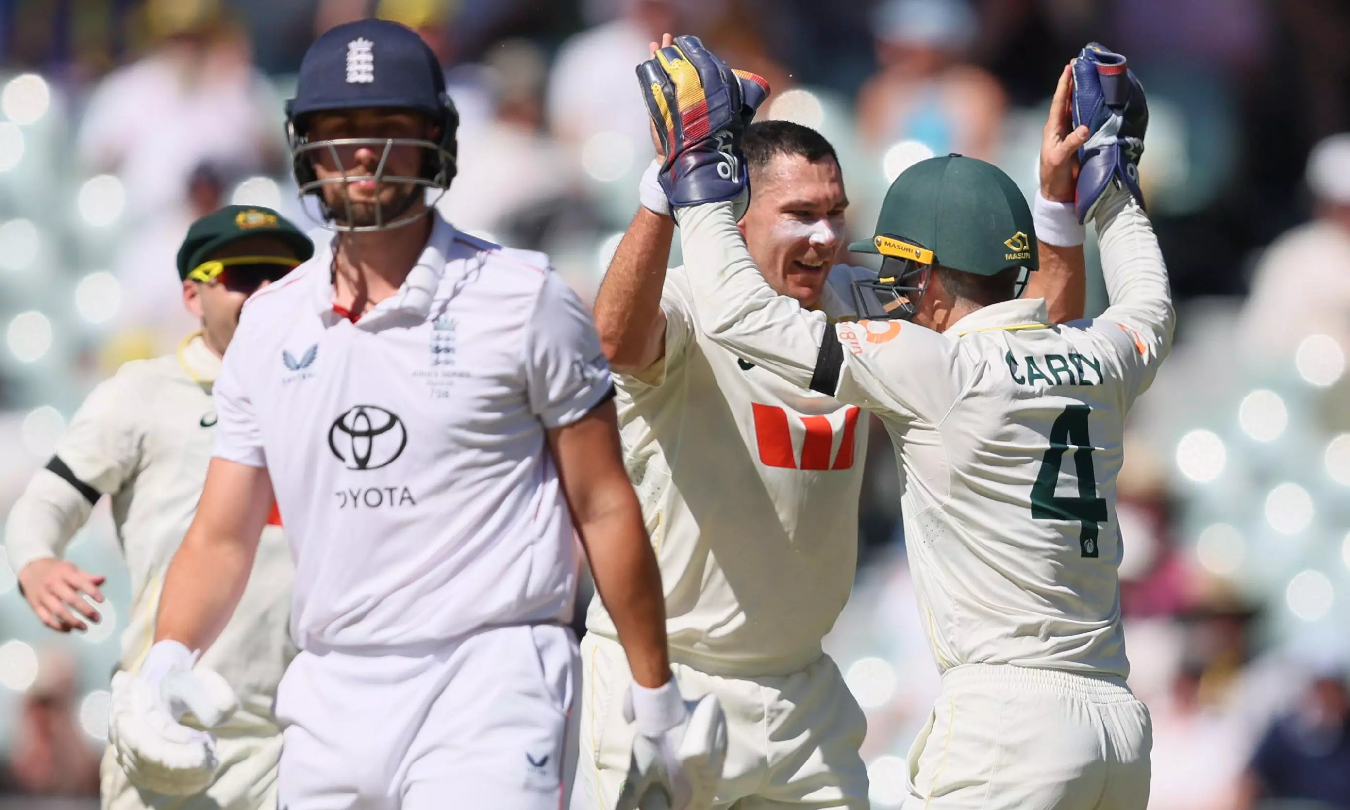 Ashes 3rd Test: England Dreams on Life-Support as Australia Rip Through Batting on Day 2 Ashes 3rd Test: England Dreams on Life-Support as Australia Rip Through Batting on Day 2