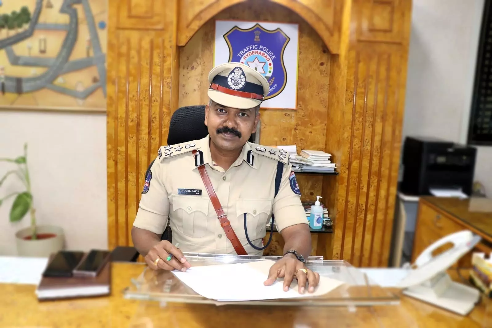 Hyderabad: Cops Step Up Safer Ride Tie-Ups for New Year Revellers Hyderabad: Cops Step Up Safer Ride Tie-Ups for New Year Revellers