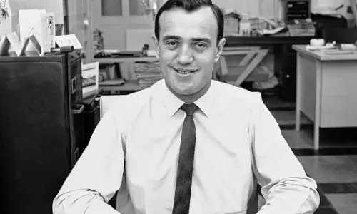 Pulitzer Prize-Winning Reporter Peter Arnett, Who Reported On Vietnam And Gulf Wars, Dies at 91