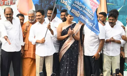 Medical Colleges Row: Jagan Flags off Vehicles Carrying 1 Crore Signature Petitions