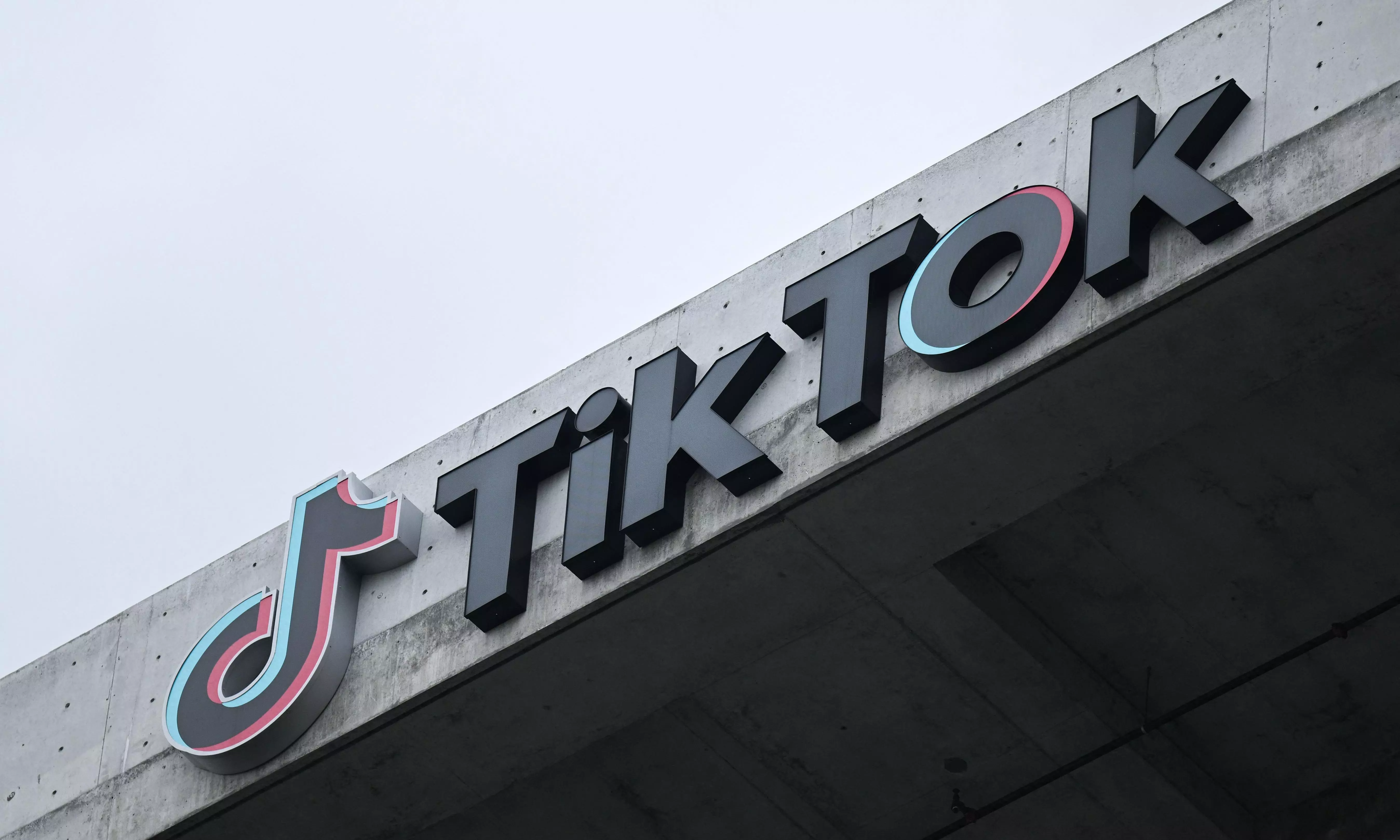 TikTok Signs Deal To Sell US Unit To American Investors, Including Oracle, Silver Lake TikTok Signs Deal To Sell US Unit To American Investors, Including Oracle, Silver Lake