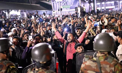 Bangladesh: Protesters Hold Sit-in Outside Indian Assistant HC