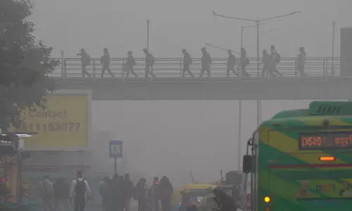Dense Fog Blankets North India, IMD Issues Red Alert for Delhi