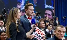 Russian Journalist Proposes To Girlfriend During Putins TV Marathon