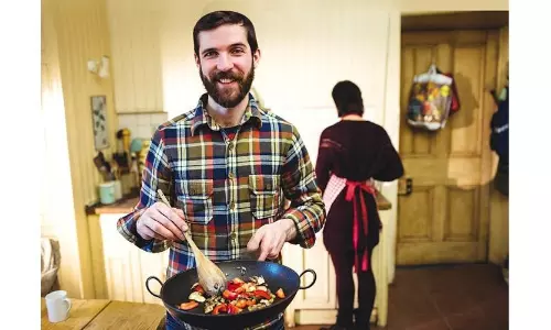 The ‘Cast Iron’ Spell Returns in Kitchens The ‘Cast Iron’ Spell Returns in Kitchens