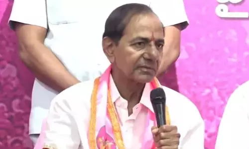 Govt Turned into Real Estate Brokers: KCR