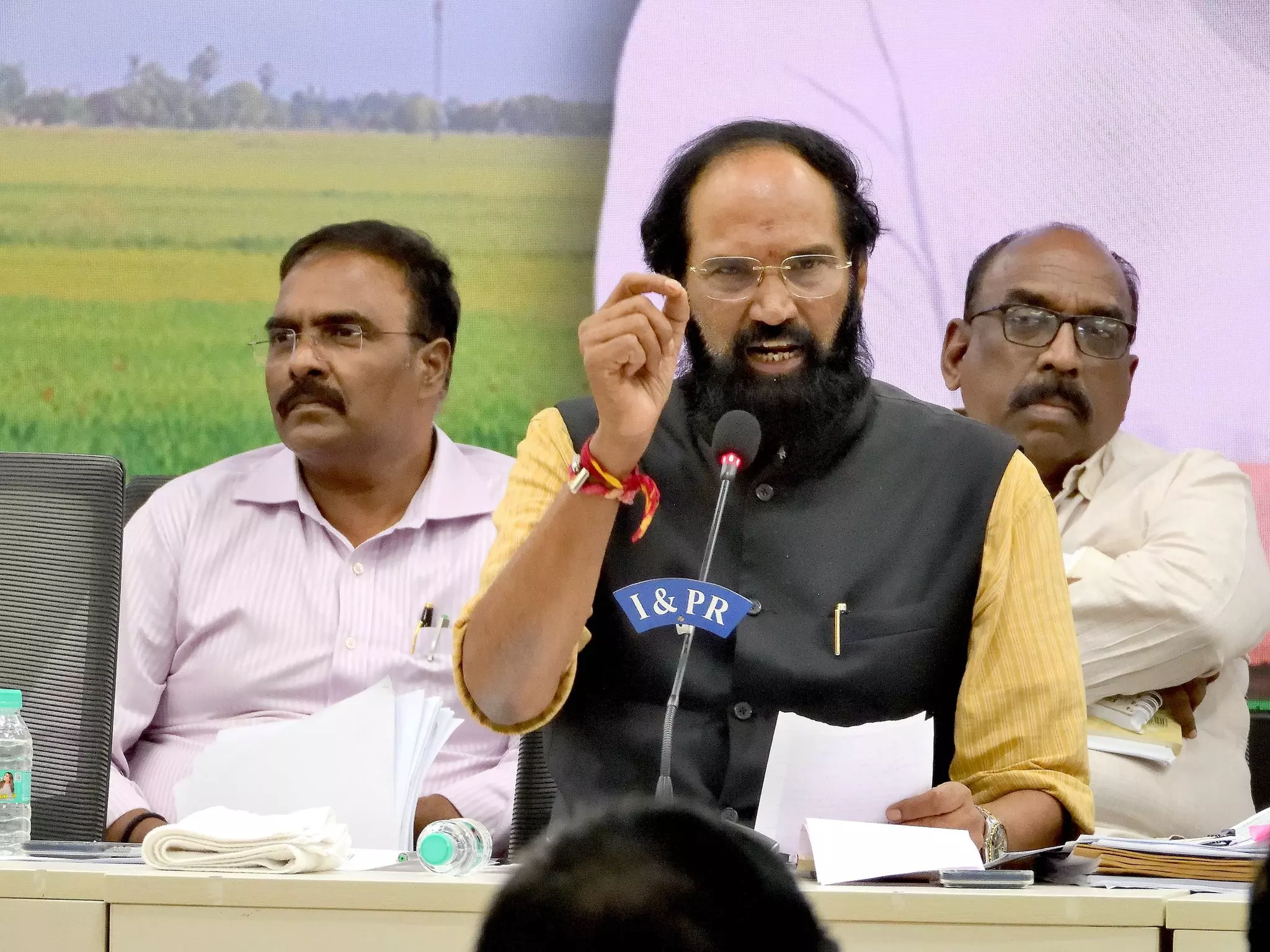 Nation Ready to Welcome RaGa as PM, Says Uttam Nation Ready to Welcome RaGa as PM, Says Uttam