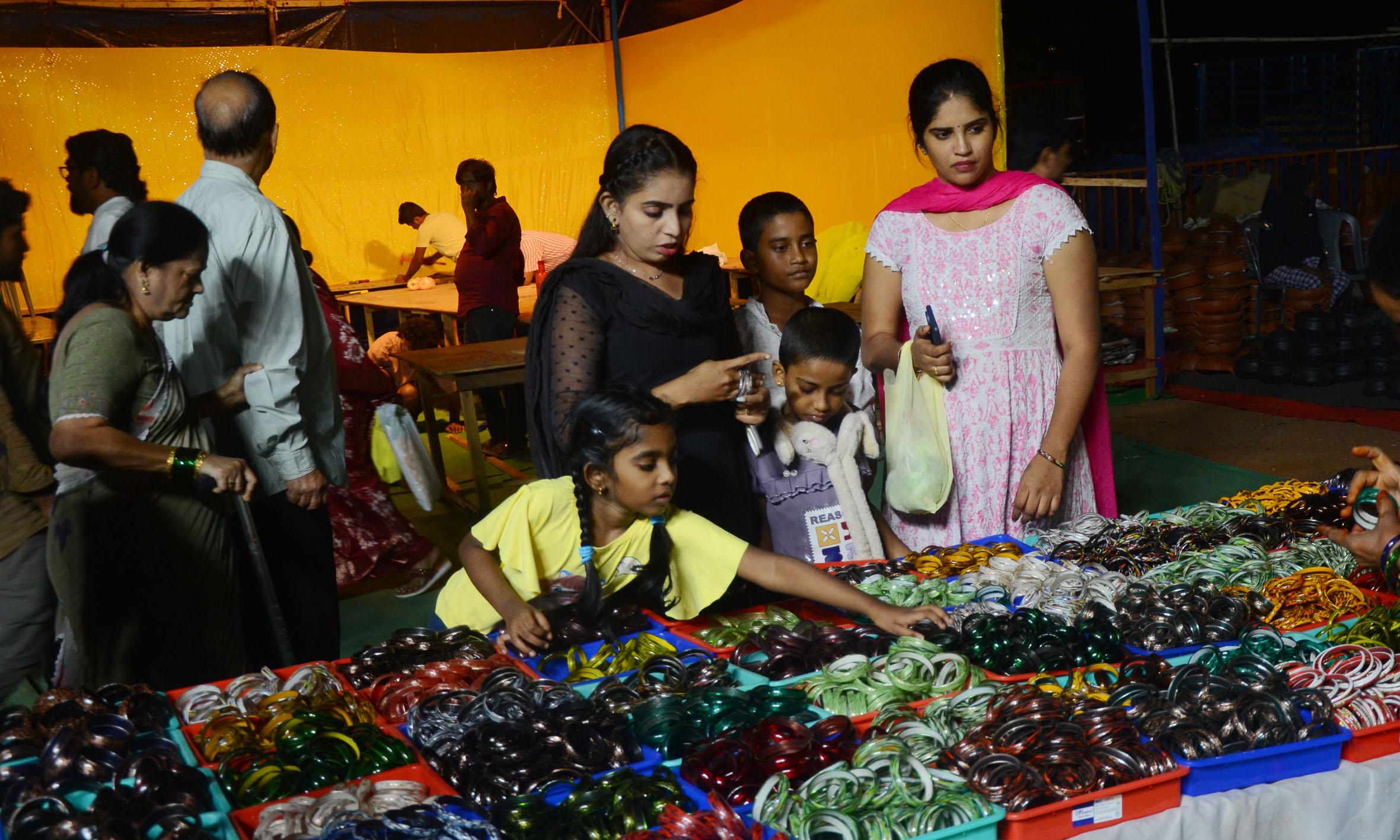 SARAS Exhibition Achieves Rs 10 Crore Sales