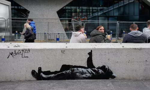 UK’s Street Artist Banksy Unveils Latest Mural in London