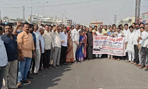 NHAI’s Apathy Forces Hayathnagar Residents to Stage Protest Demanding FoBs