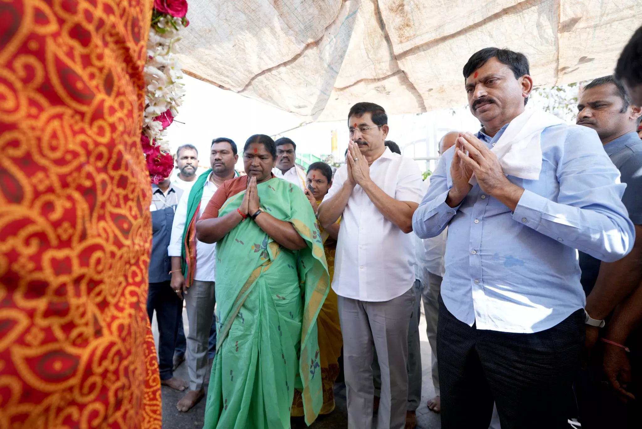 Traditional Rites Mark Installation of Pagididda Raju, Govinda Raju at Medaram Traditional Rites Mark Installation of Pagididda Raju, Govinda Raju at Medaram
