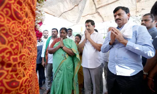 Traditional Rites Mark Installation of Pagididda Raju, Govinda Raju at Medaram