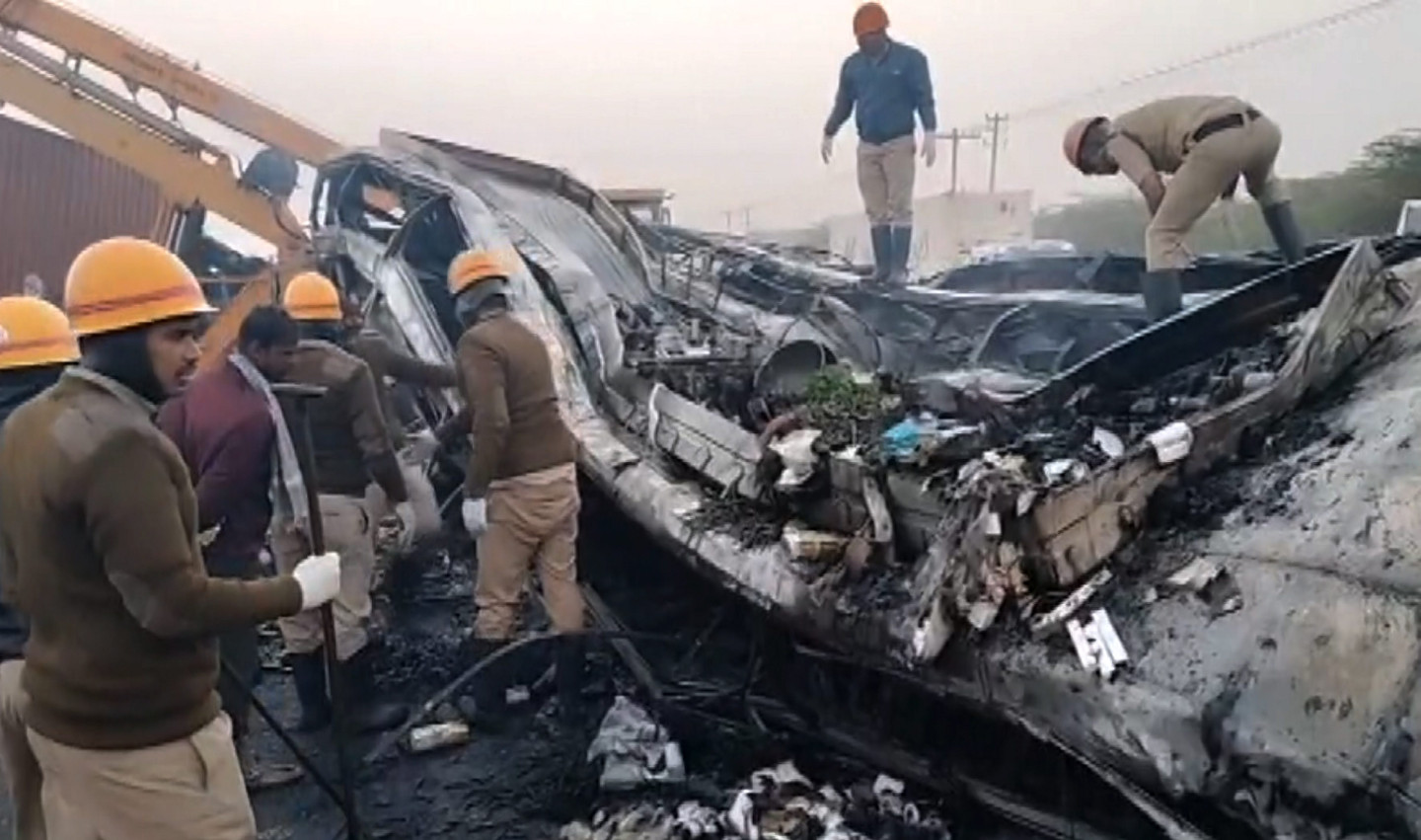 Chitradurga: At Least Nine Killed as Private Bus Catches Fire