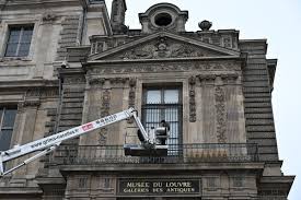 Louvre Installs Security Bars After $102M Heist