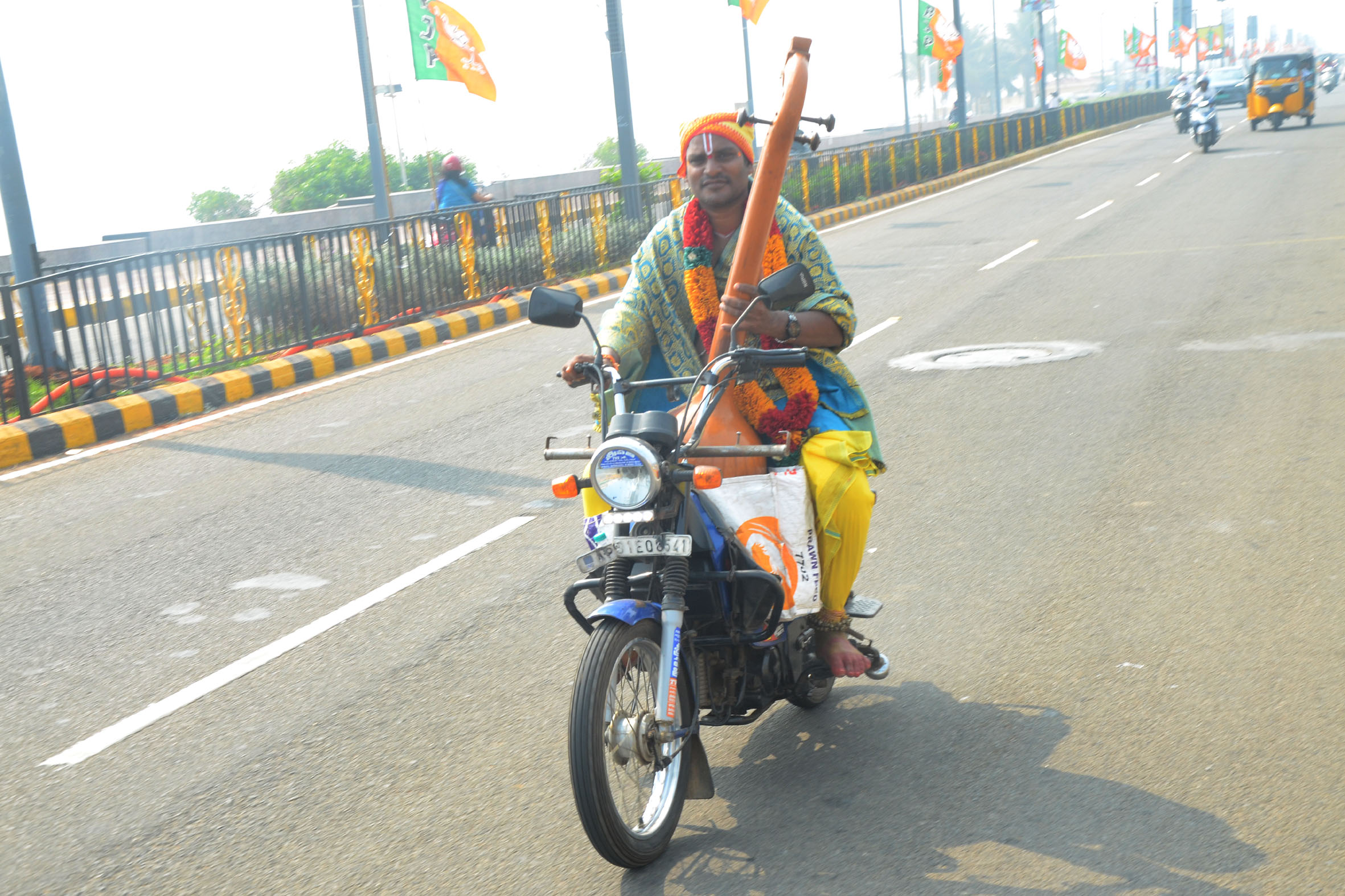Young Haridasas Continue Tradition as Elders Struggle