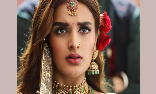 Nidhhi Agerwals Reaction To Sivajis Comments On Outfit During Mobbing Incident