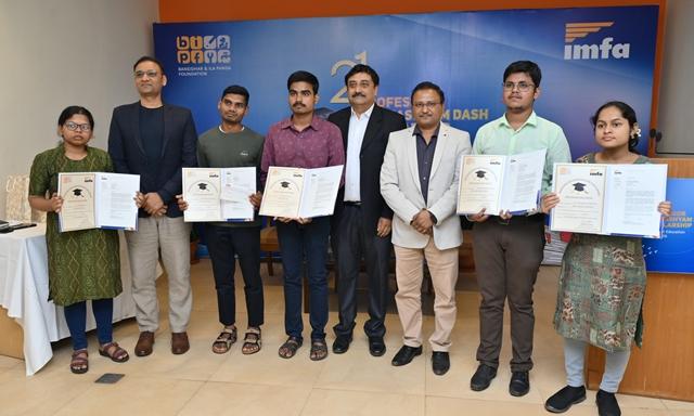 Odisha Honors Professor Ghanashyam Dash Scholarship Recipients