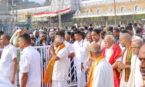 RSS Chief Mohan Bhagwat Offers Prayers at Tirupati
