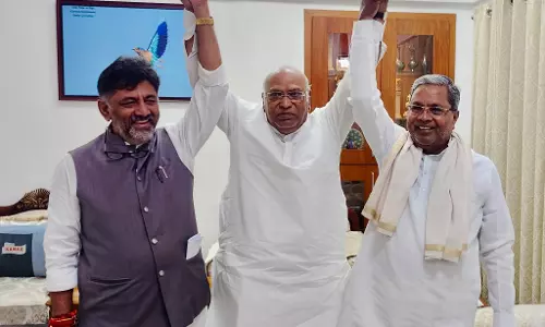 Siddaramaiah Gets Invite by AICC for CWC Meeting, Irks Shivakumar