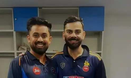 Gujarat Bowler Vishal Jayswal Gets Signed Match Ball From Virat Kohli Gujarat Bowler Vishal Jayswal Gets Signed Match Ball From Virat Kohli