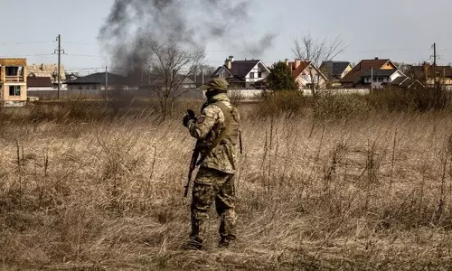 Powerful Explosions Rock Kyiv Ahead of Zelensky-Trump Meeting