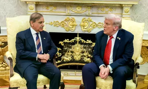 US Explores Locomotive Sales, Mineral Deals with Pakistan: Report