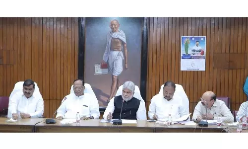 Assembly Speaker Holds Meeting Ahead of Winter Session Assembly Speaker Holds Meeting Ahead of Winter Session