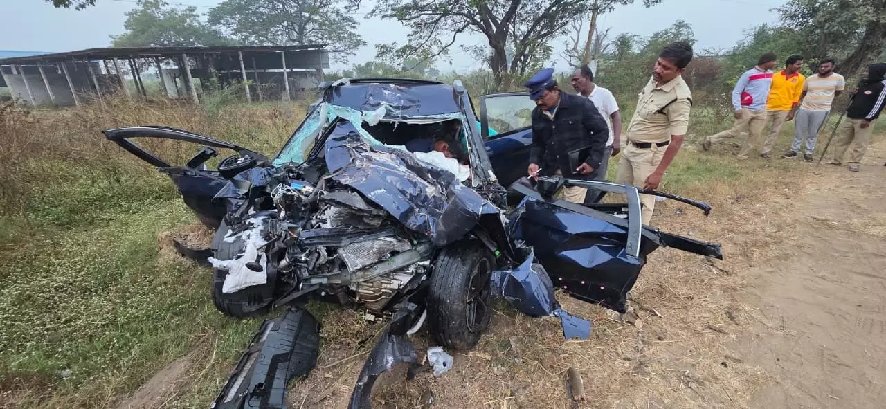 Two Killed, Three Injured in Khammam Road Accident Two Killed, Three Injured in Khammam Road Accident