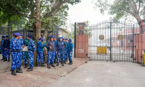 Congress Workers Protest Outside SC Over Unnao Rape Case Congress Workers Protest Outside SC Over Unnao Rape Case