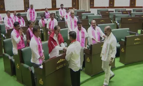 CM Revanth Reddy Greets KCR In The Assembly