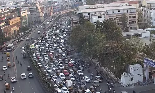 Hyderabad: Police to Curb Traffic for New Year Eve Hyderabad: Police to Curb Traffic for New Year Eve