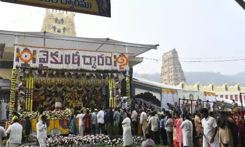 Devotion Sweeps Temples Across AP For Vaikuntha Ekadasi Devotion Sweeps Temples Across AP For Vaikuntha Ekadasi