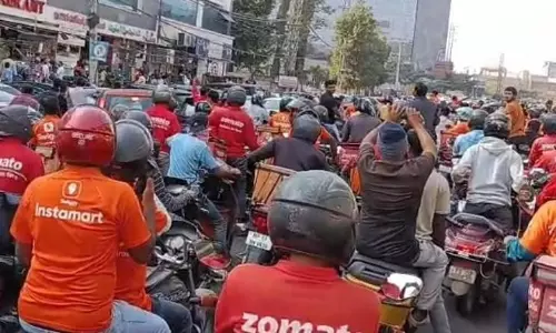 Gig Workers to Go on Flash Strike on New Year’s Eve Gig Workers to Go on Flash Strike on New Year’s Eve