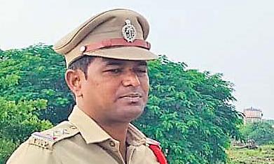 Collector Celebrates New Year’s Eve With Children