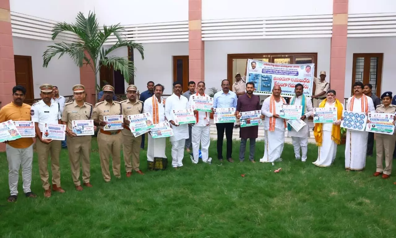 Ponnam Urges Students To Join Road Safety Clubs In Schools Ponnam Urges Students To Join Road Safety Clubs In Schools