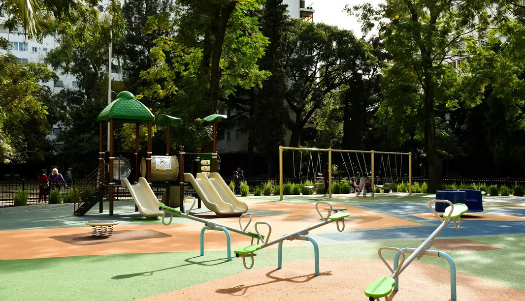 Students Pledge to Clean Municipal Park