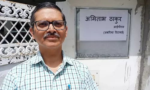 Ex-IPS Officer Amitabh Thakur on Hunger Strike in Jail, Cites Lack of Transparency in Arrest