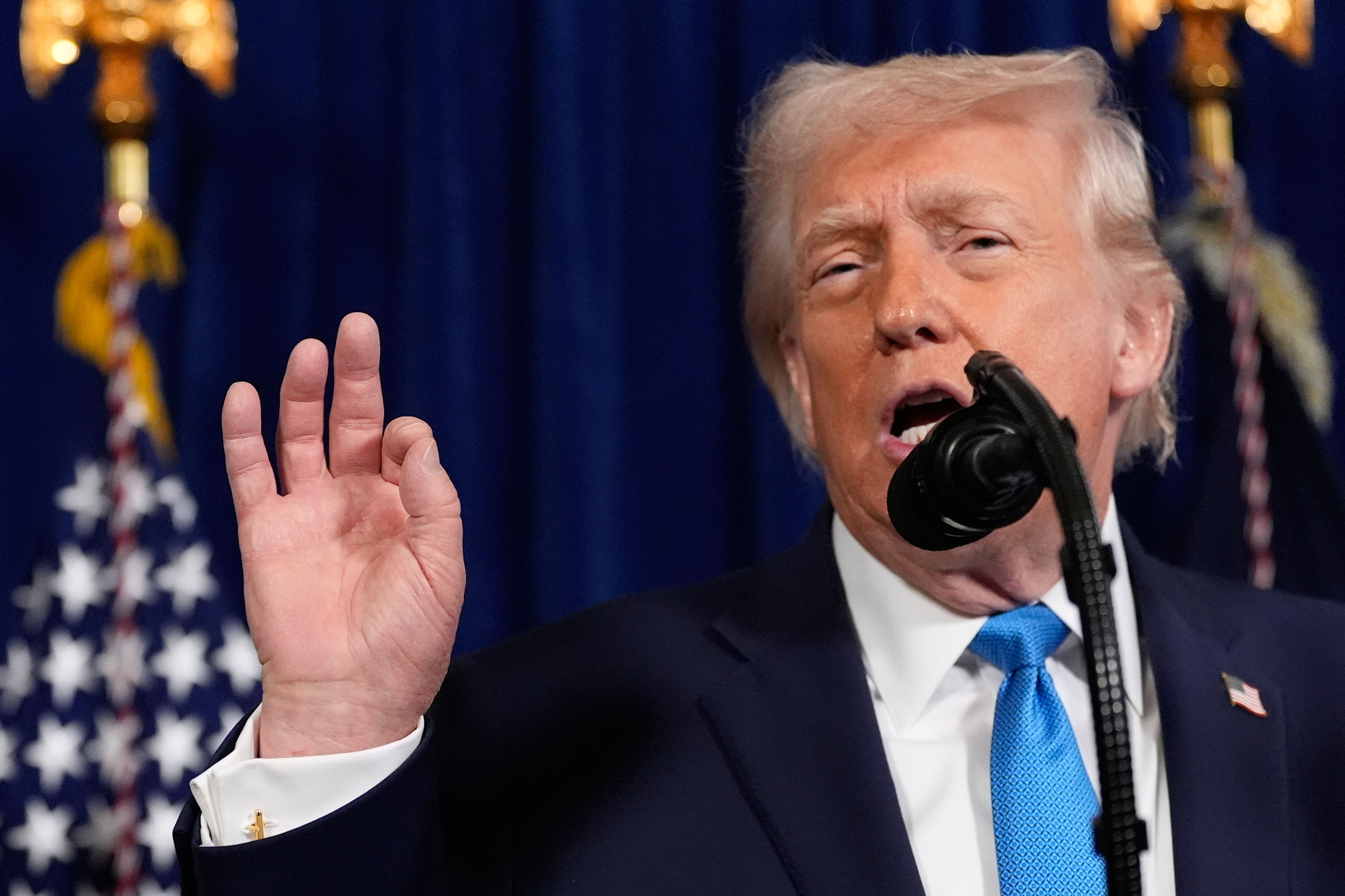 Trump revealed his plans to exploit the leadership void to “fix” the country’s oil infrastructure and sell “large amounts” of oil to other countries