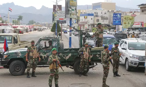 Yemen Separatists Announce Independence Plan as Saudi-Led Airstrikes Kill 20