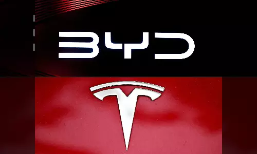 Tesla Loses EV Crown to China’s BYD as Politics Backlash, Tax Credit Expiry Drag Sales