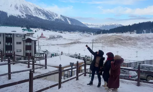 Gulmarg Records Minus 8.8 as Sub-Zero Temperature Grips Kashmir