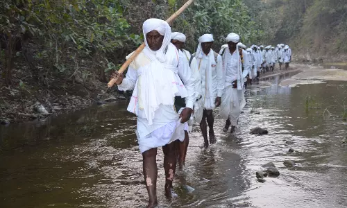 Mesram Clan Continues Padayatra Despite Tiger Movement Alerts