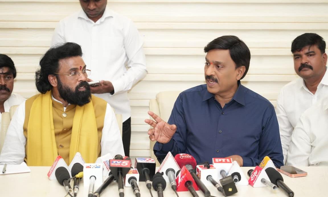 Gali Janardhan Reddy Displays Video, Alleges Close-Range Firing Killed ...