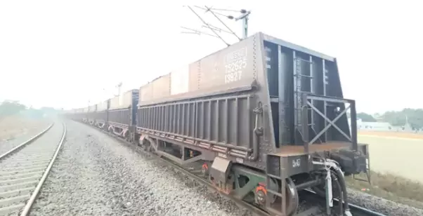 Goods Train Coaches Detach Near Rayadurg in Anantapur District Goods Train Coaches Detach Near Rayadurg in Anantapur District
