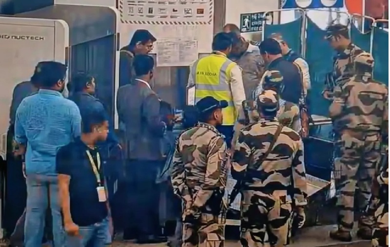 CISF Personnel Save Man With CPR At Airport