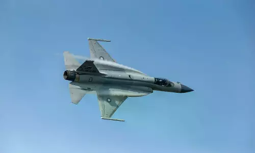 Pakistan Claims Iraq Interested in JF-17 Thunder Fighter Jets